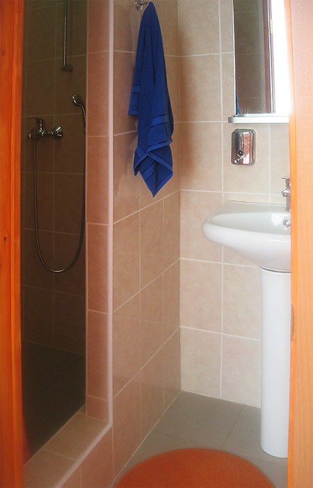 Ванная комната в хостеле СПБКиУ, Санкт-Петербург